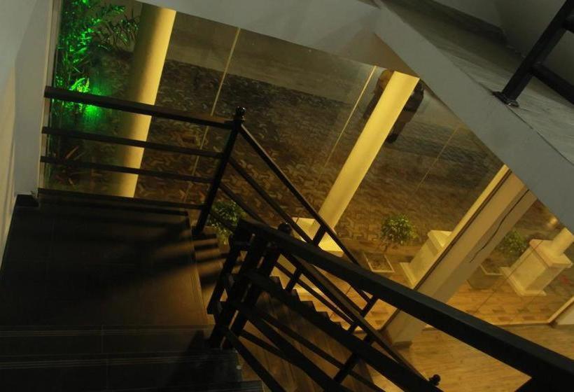 Kings Gate Airport Transit Hotel Katunayaka Bagian luar foto