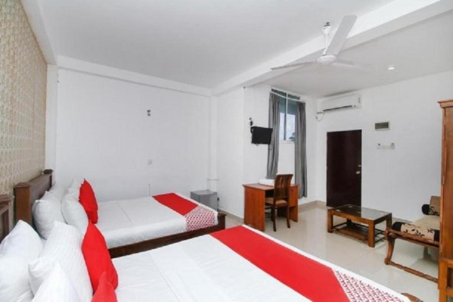 Kings Gate Airport Transit Hotel Katunayaka Bagian luar foto