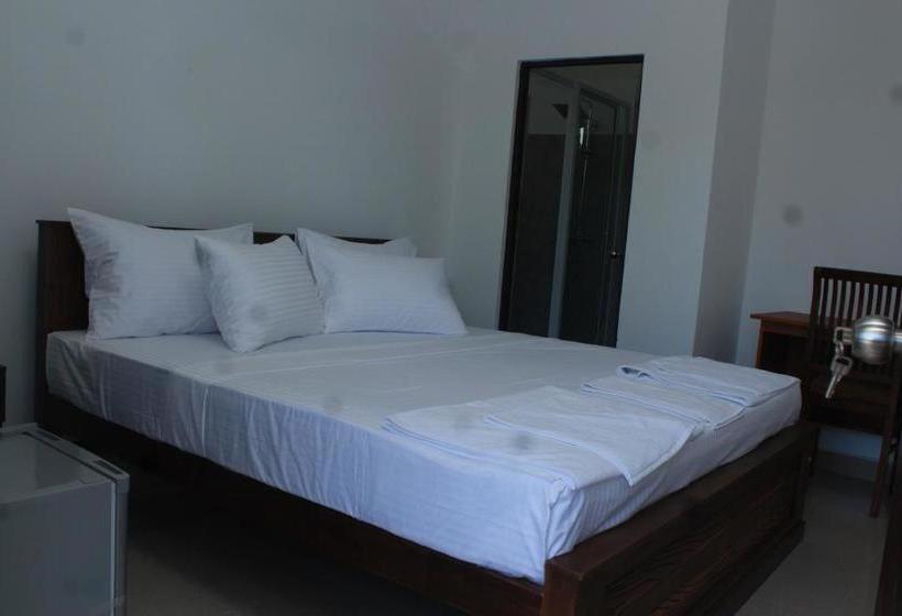Kings Gate Airport Transit Hotel Katunayaka Bagian luar foto