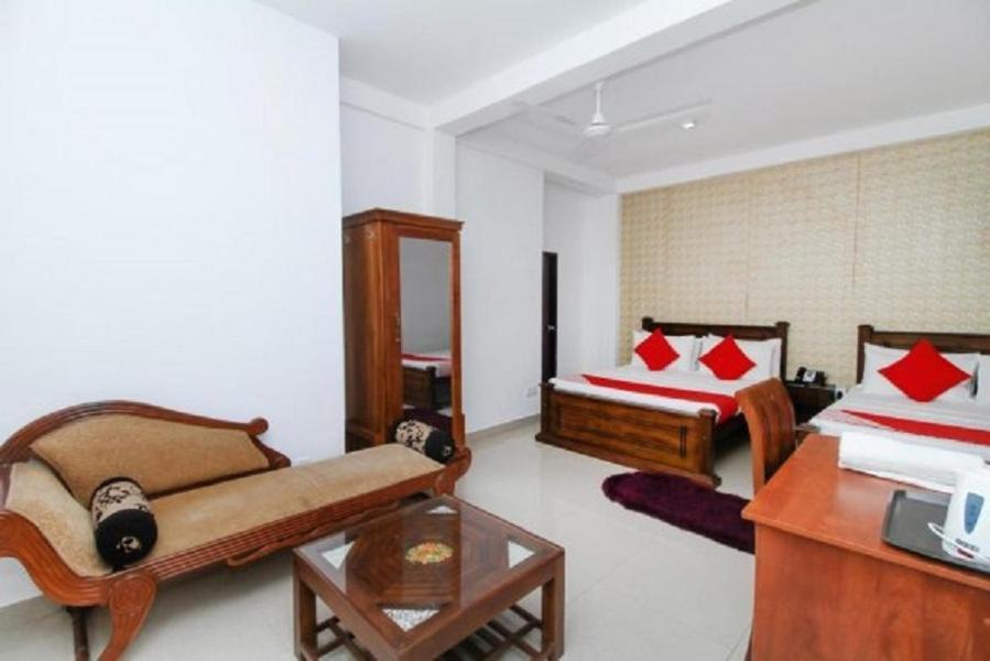Kings Gate Airport Transit Hotel Katunayaka Bagian luar foto