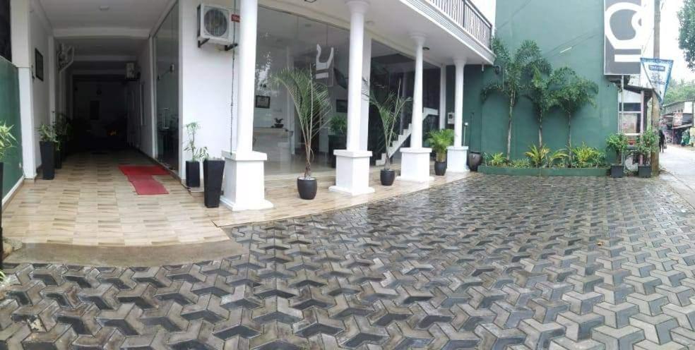 Kings Gate Airport Transit Hotel Katunayaka Bagian luar foto