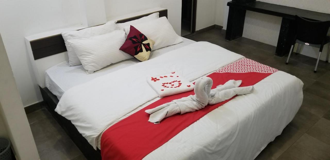 Kings Gate Airport Transit Hotel Katunayaka Bagian luar foto
