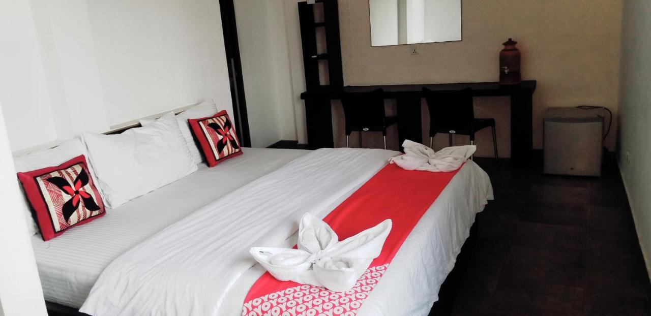 Kings Gate Airport Transit Hotel Katunayaka Bagian luar foto