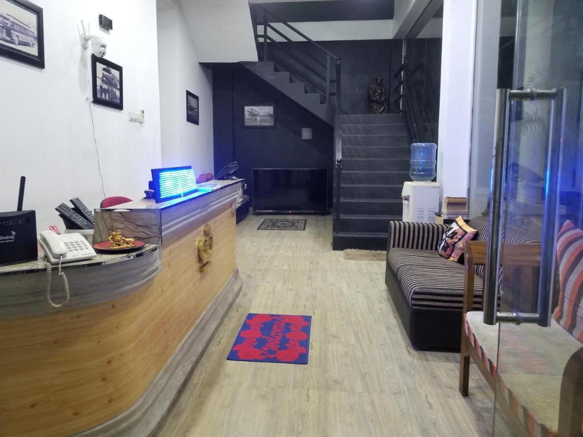 Kings Gate Airport Transit Hotel Katunayaka Bagian luar foto