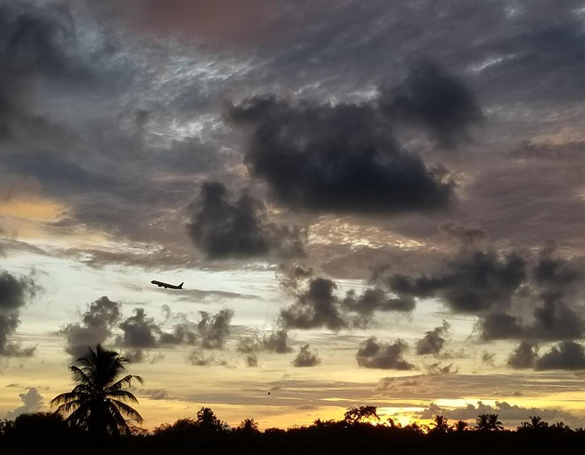 Kings Gate Airport Transit Hotel Katunayaka Bagian luar foto
