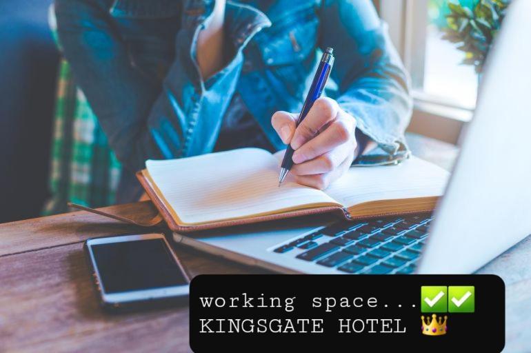 Kings Gate Airport Transit Hotel Katunayaka Bagian luar foto