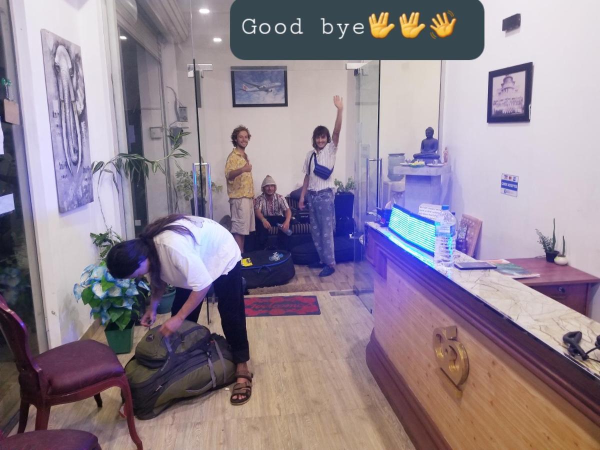 Kings Gate Airport Transit Hotel Katunayaka Bagian luar foto