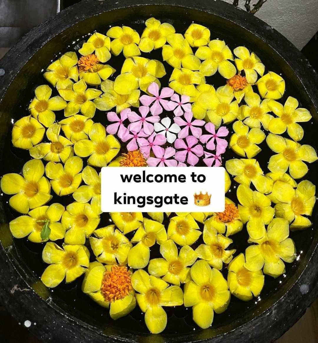 Kings Gate Airport Transit Hotel Katunayaka Bagian luar foto