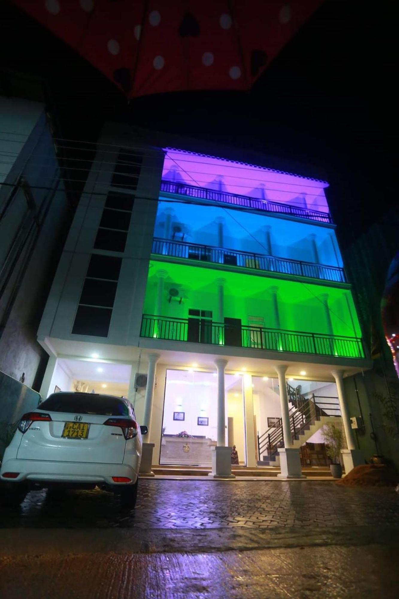 Kings Gate Airport Transit Hotel Katunayaka Bagian luar foto